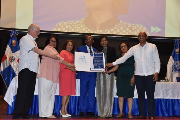 El Recinto UASD Barahona dedica su VI Jornada de Investigación Científica a la Mtra. Erika A. Montero Lebrón, investigadora de nuestro Instituto