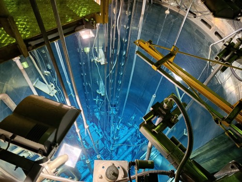 Investigadora del Instituto de Física culmina especialización en Operación de Reactores Nucleares